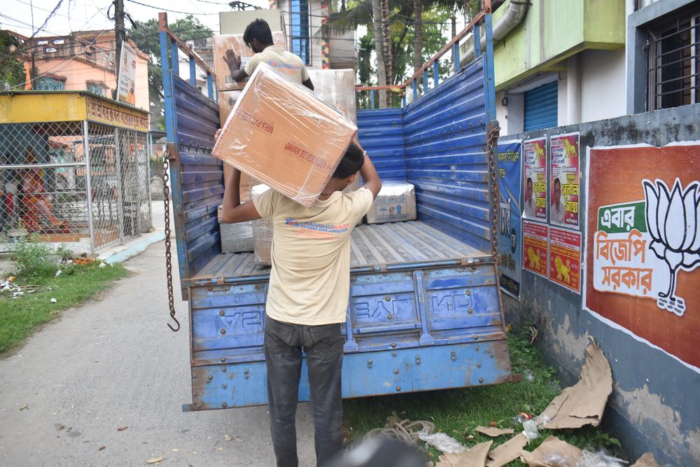 Two-wheeler fleet transport, Kolkata